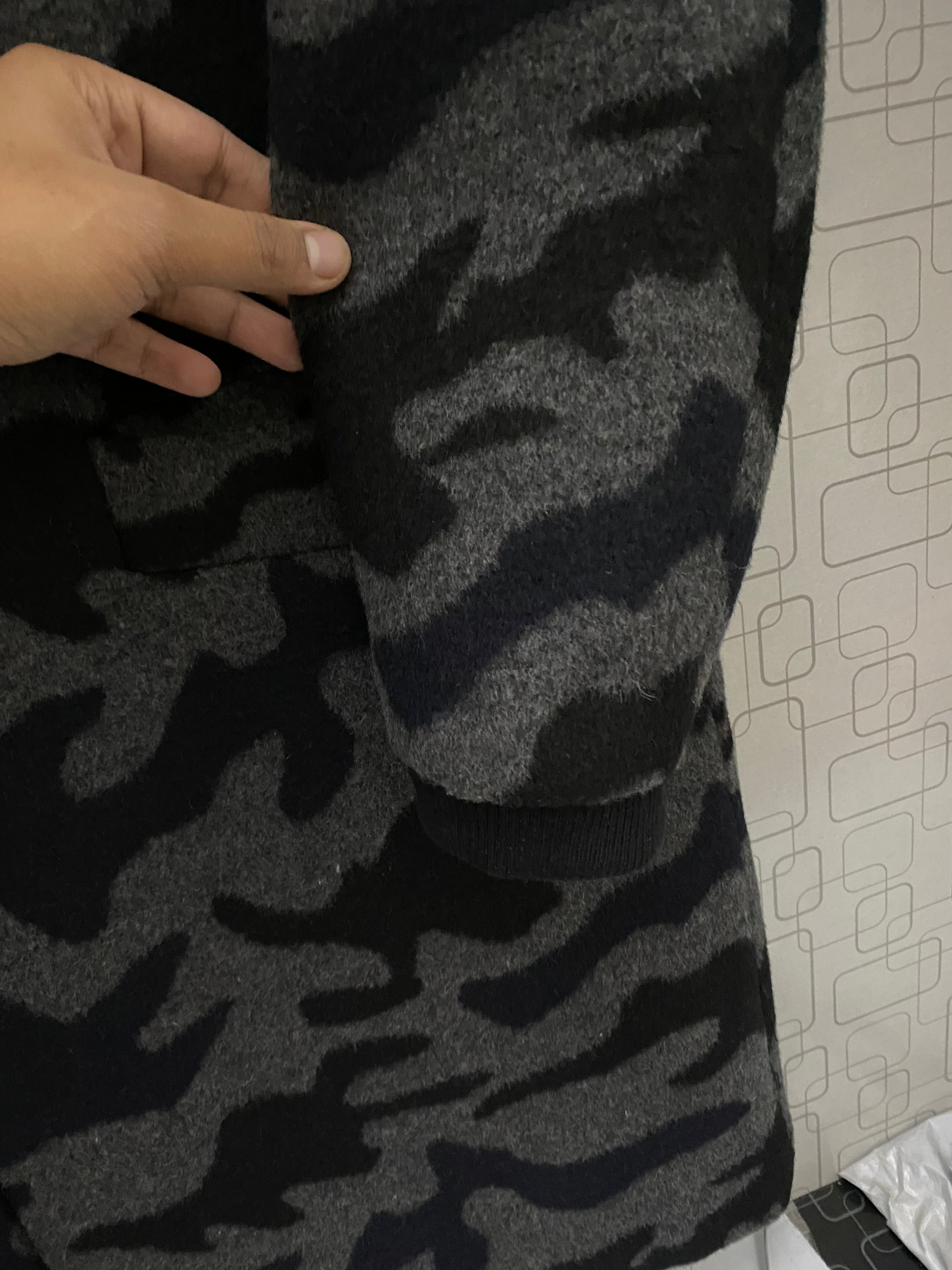 Cheetah Pattern Long Coat (Unisex).                            Length: 38-40, Chest: 21-23, Sleeve: 24.5-25