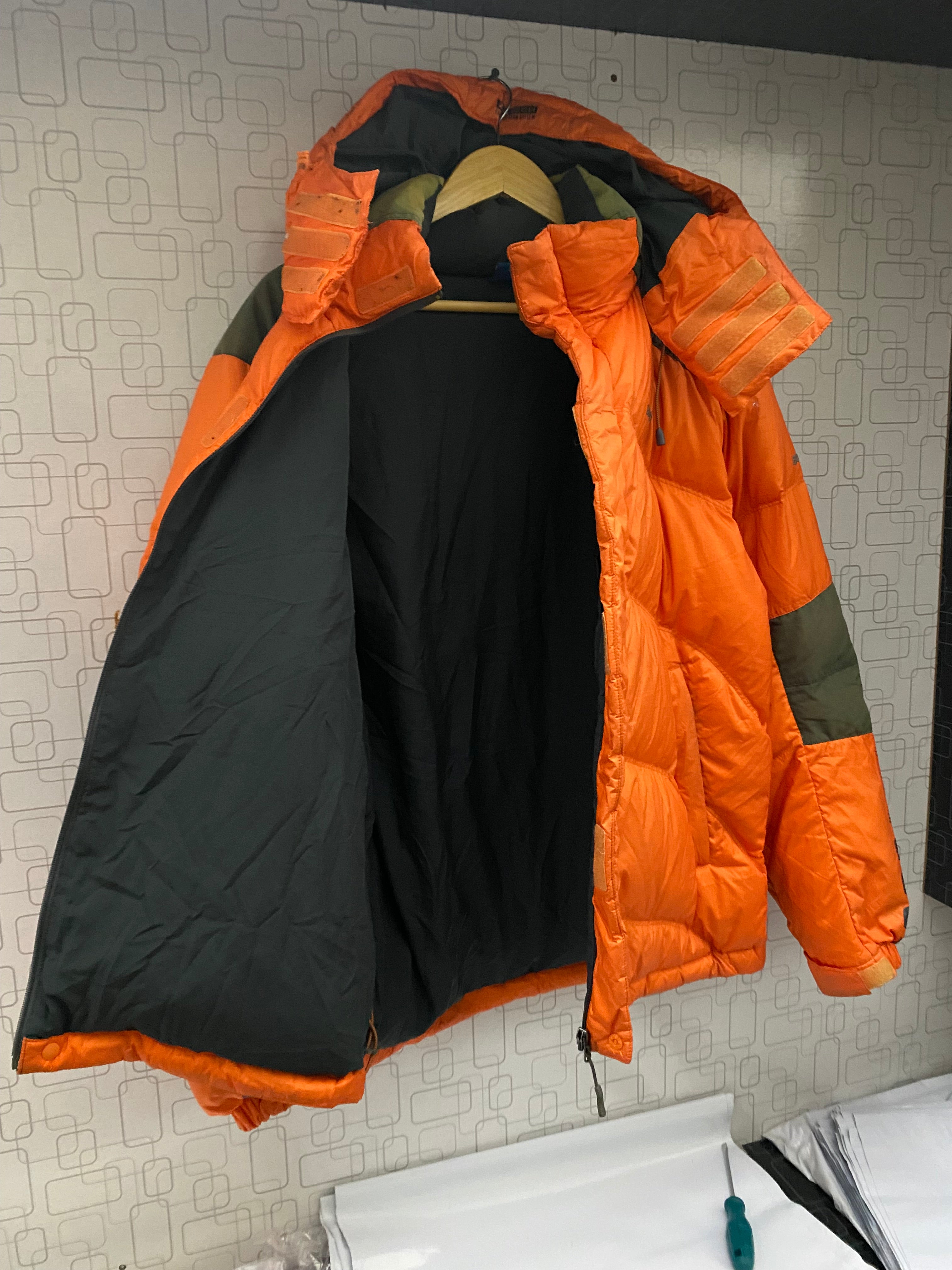 Reebok 800 Zig zag Puffer Jacket Windbreaker(Thrift)
