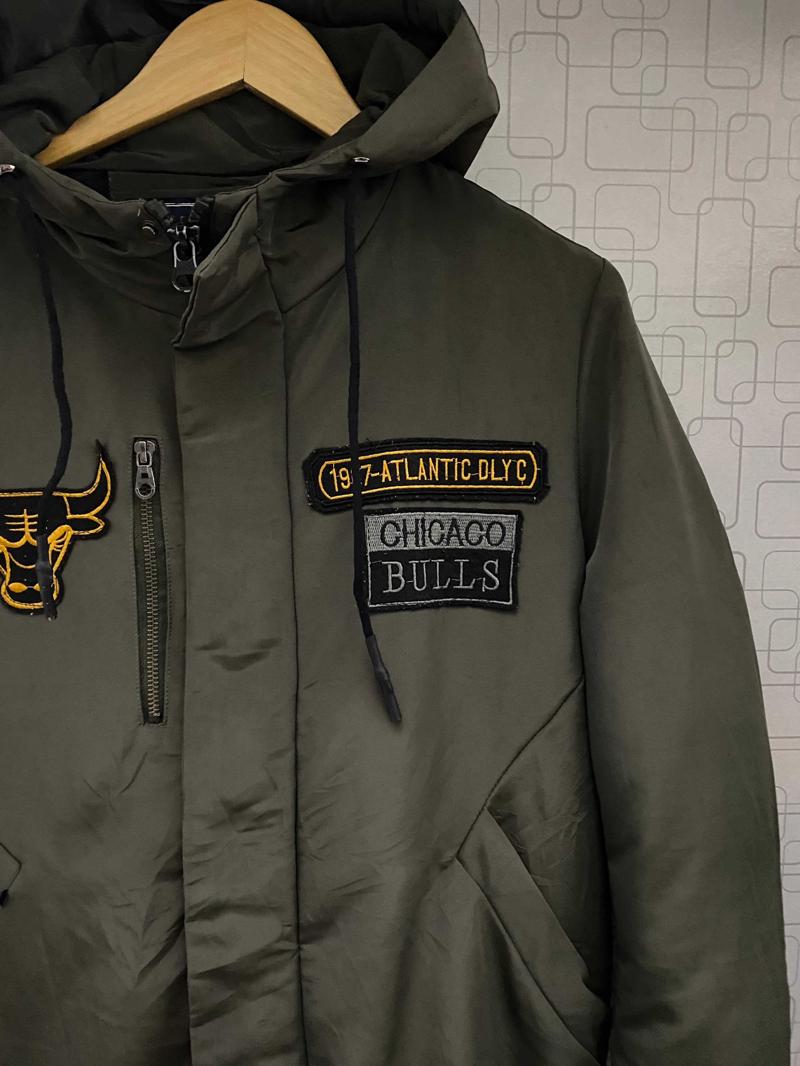 Bull Long Jacket Coat (Unisex).                            Length: 38-39, Chest: 21-23, Sleeve: 24.5-25.5