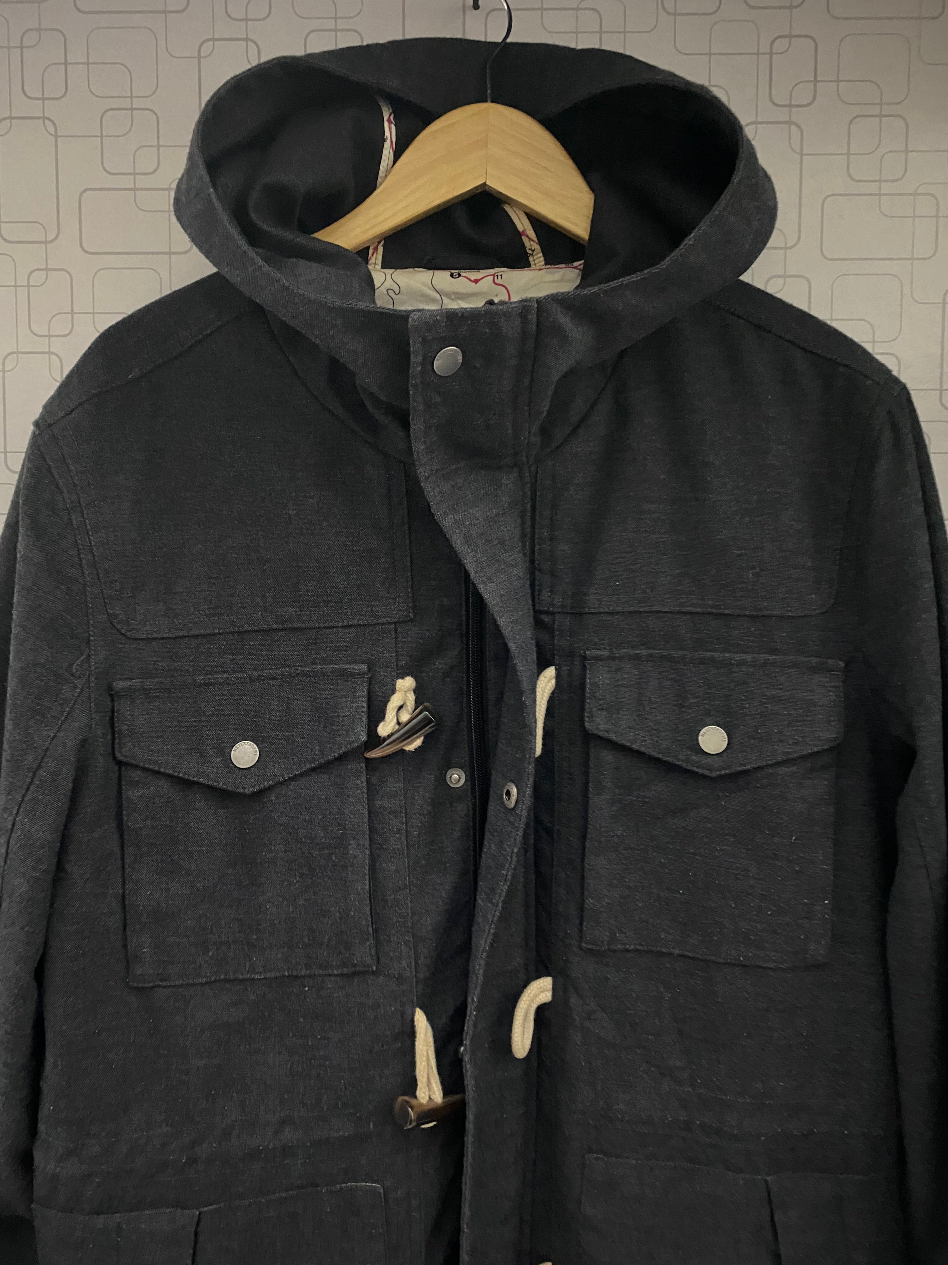 Tagline Short Long Hood Coat (Unisex).                            Length: 34-35, Chest: 22-24, Sleeve: 24.5-25.5