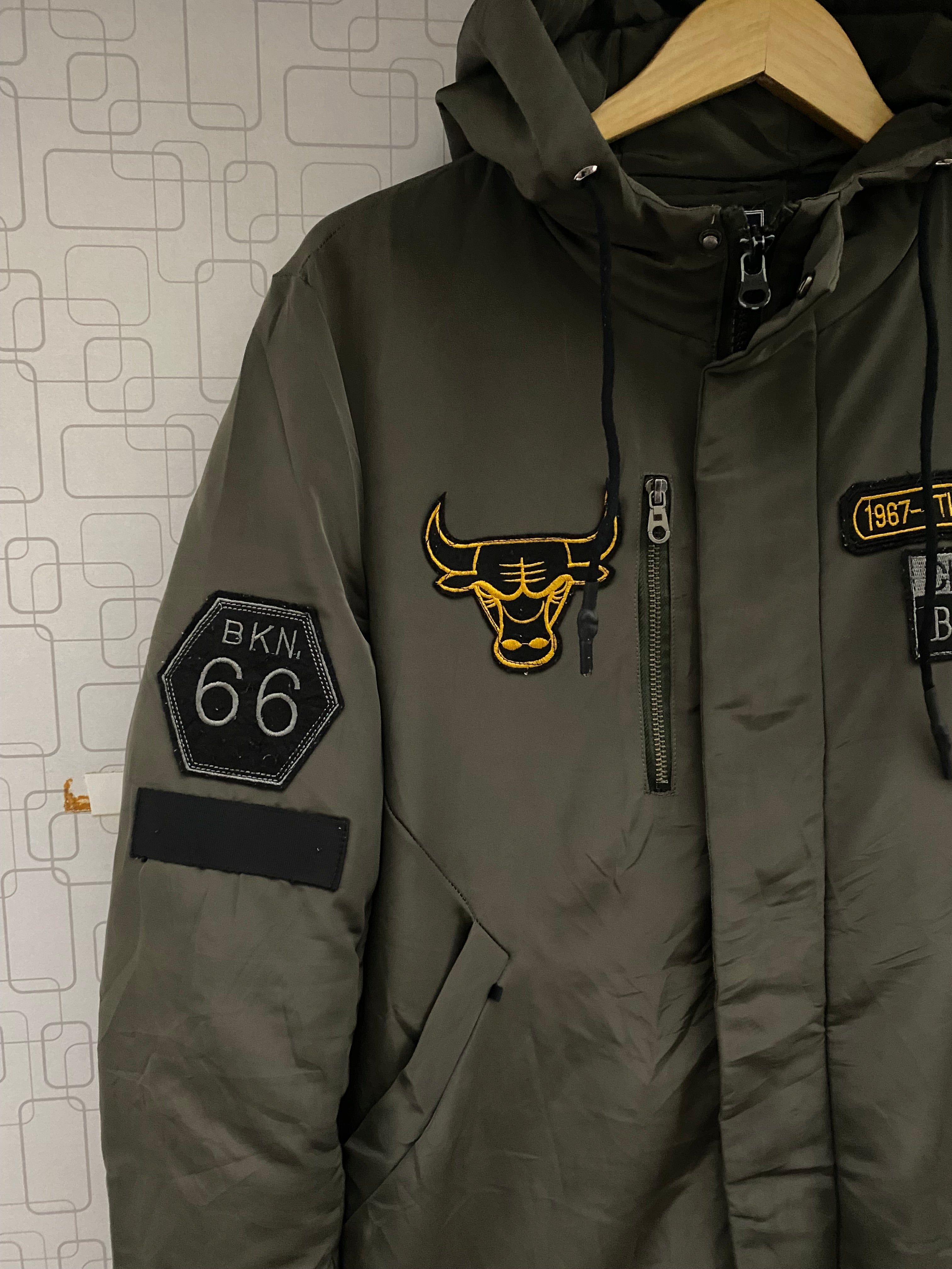 Bull Long Jacket Coat (Unisex).                            Length: 38-39, Chest: 21-23, Sleeve: 24.5-25.5