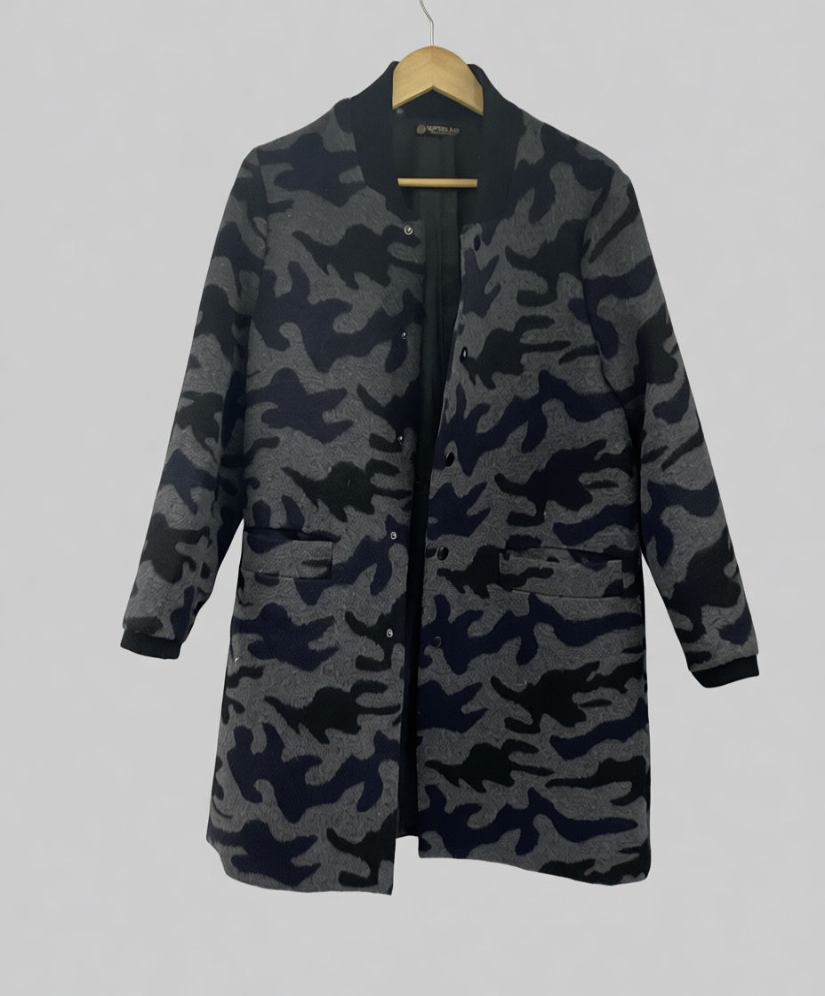 Cheetah Pattern Long Coat (Unisex).                            Length: 38-40, Chest: 21-23, Sleeve: 24.5-25