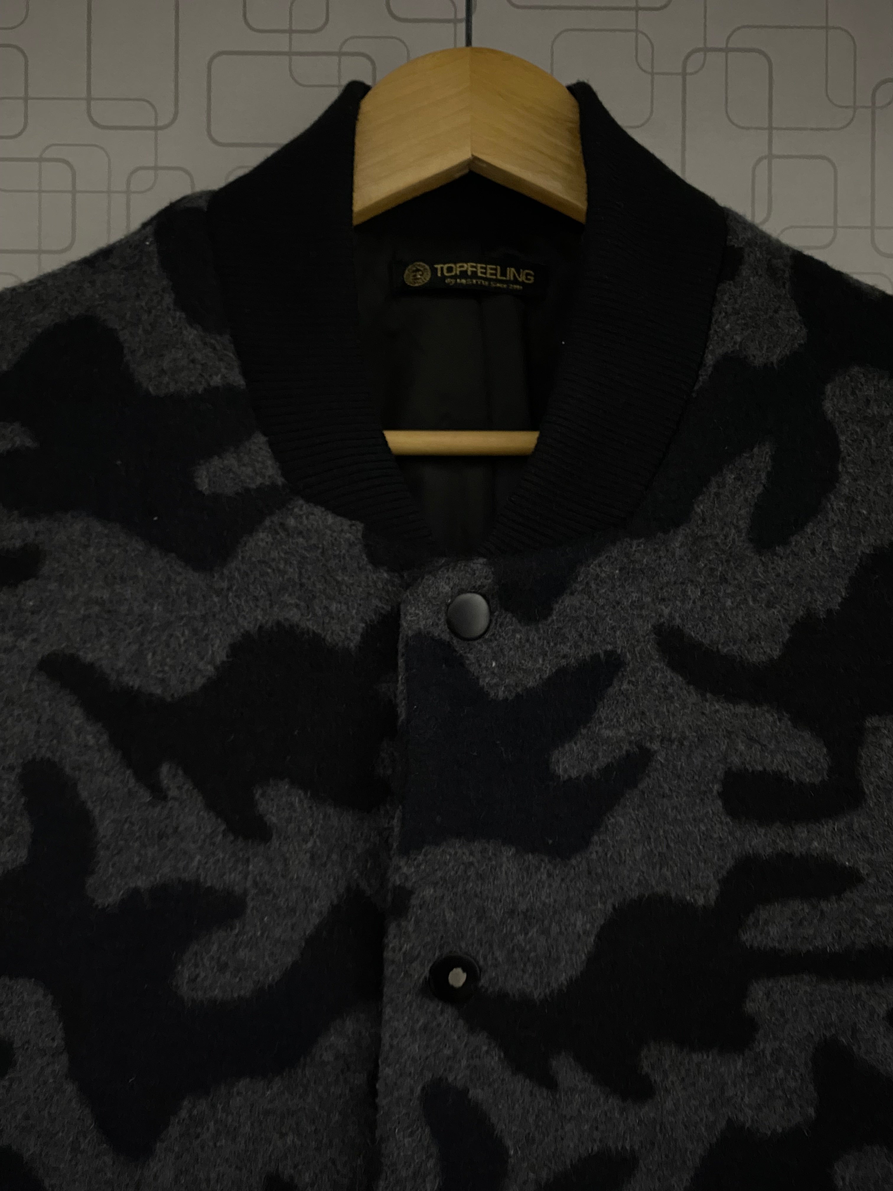 Cheetah Pattern Long Coat (Unisex).                            Length: 38-40, Chest: 21-23, Sleeve: 24.5-25