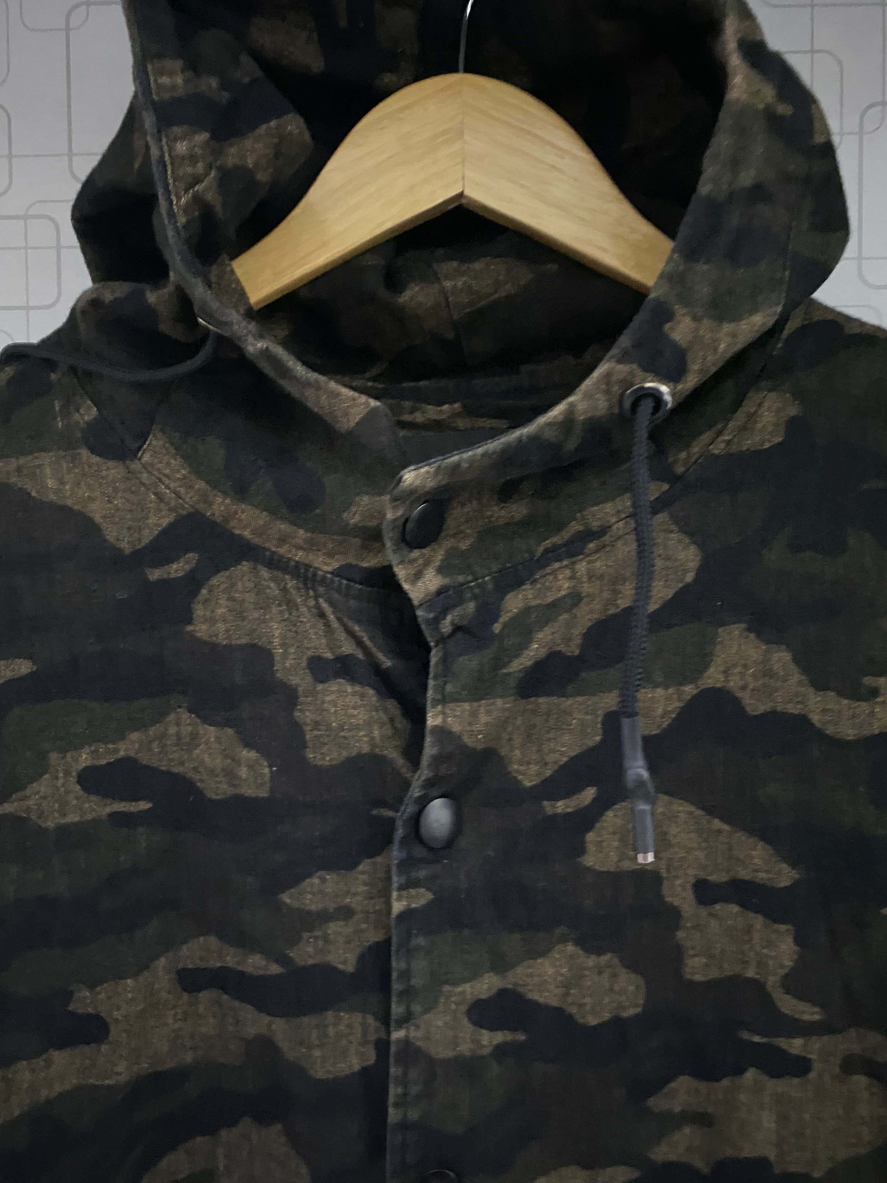 Military pattern Long Hood Coat (Unisex).                            Length: 38-39, Chest: 21-23, Sleeve: 24.5-25.5