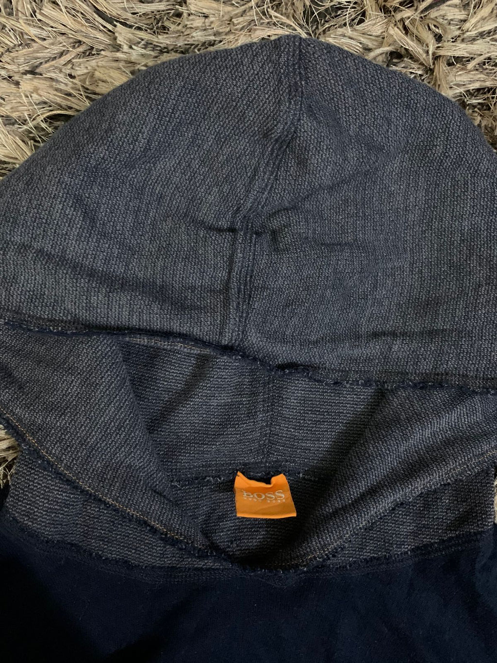 ( HUGO BOSS ) NAVY BLUE HOODIE (Thrift)
